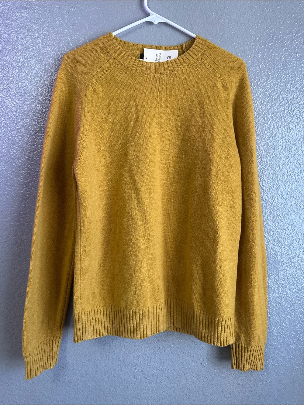 Uniqlo Men's Mustard Yellow Crewneck Sweater M NWT